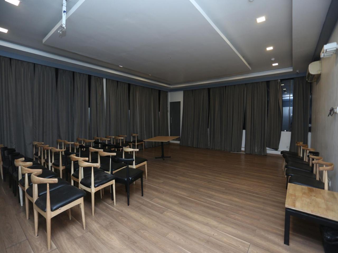 Oyo Townhouse 11 Esplanade Hotell Kolkata Eksteriør bilde
